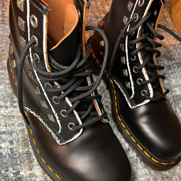 Dr Martens Boots Women’s Size 9 1460 Stud Combat Punk Gothic Rock Grunge Vintage - Picture 3 of 8